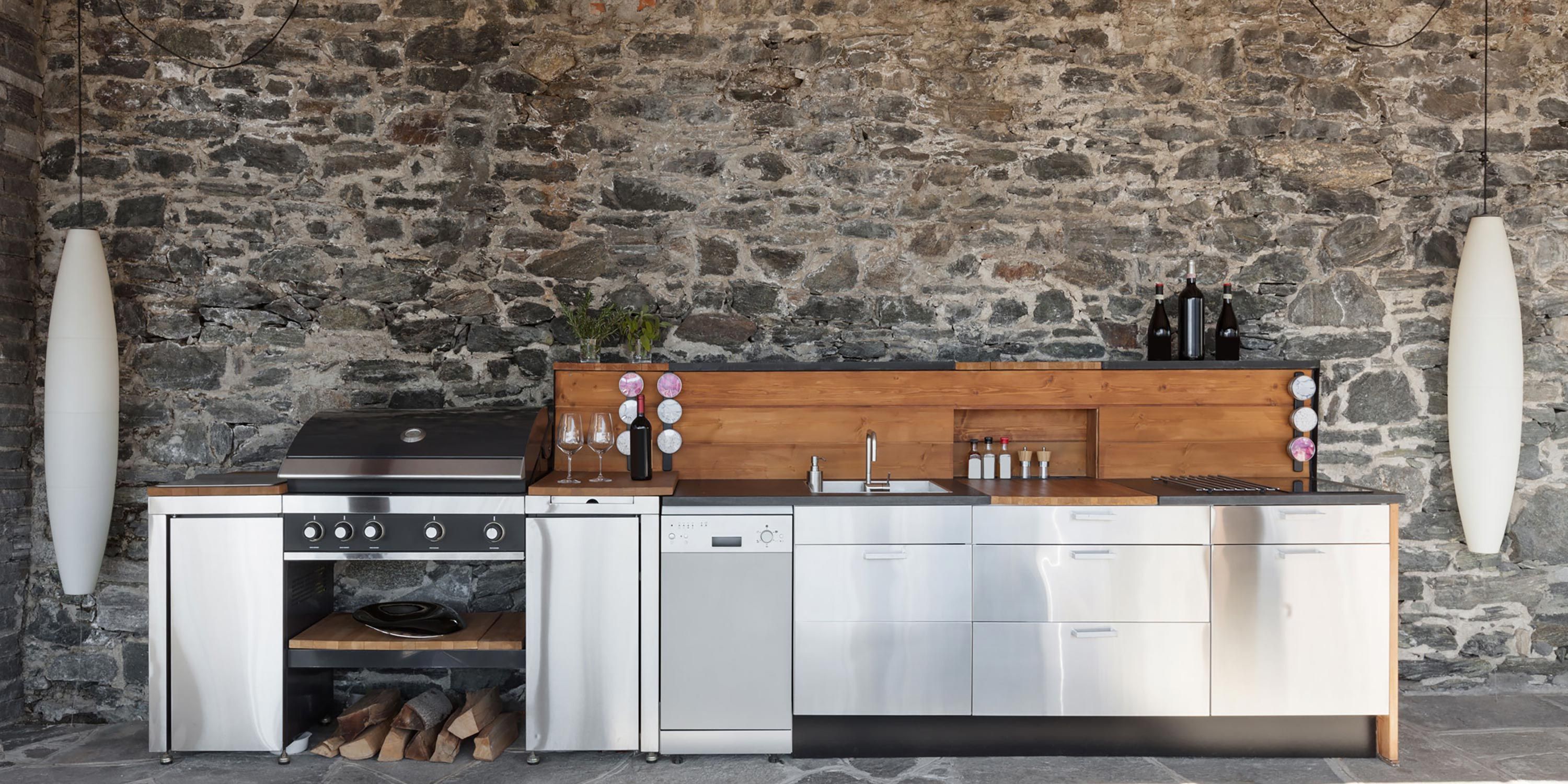 Outdoor Kitchen